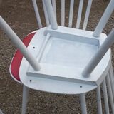 Set of 4 Scandinavian style chairs from the 50s in white lacquered wood and red skaï patties