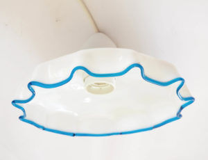 Blue mesh opaline suspension