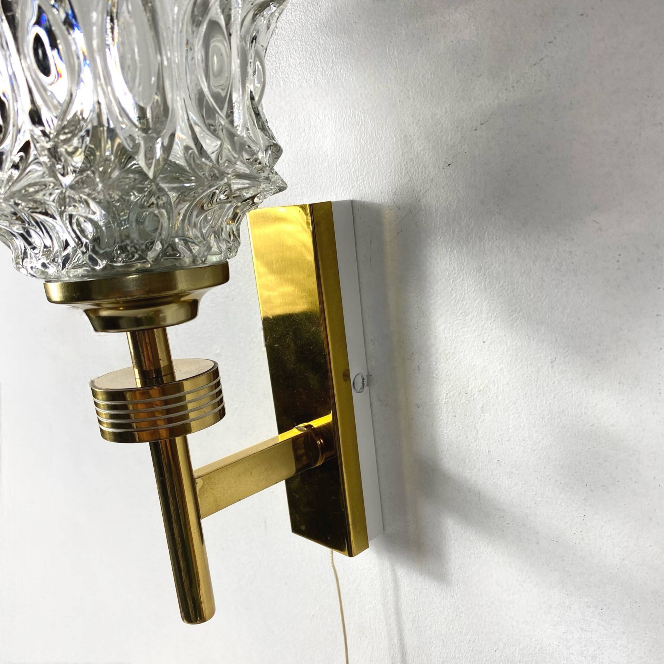 Antique wall light, Arlus type torch, in brass and glass tulip