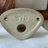 Pair of ceramic hooks