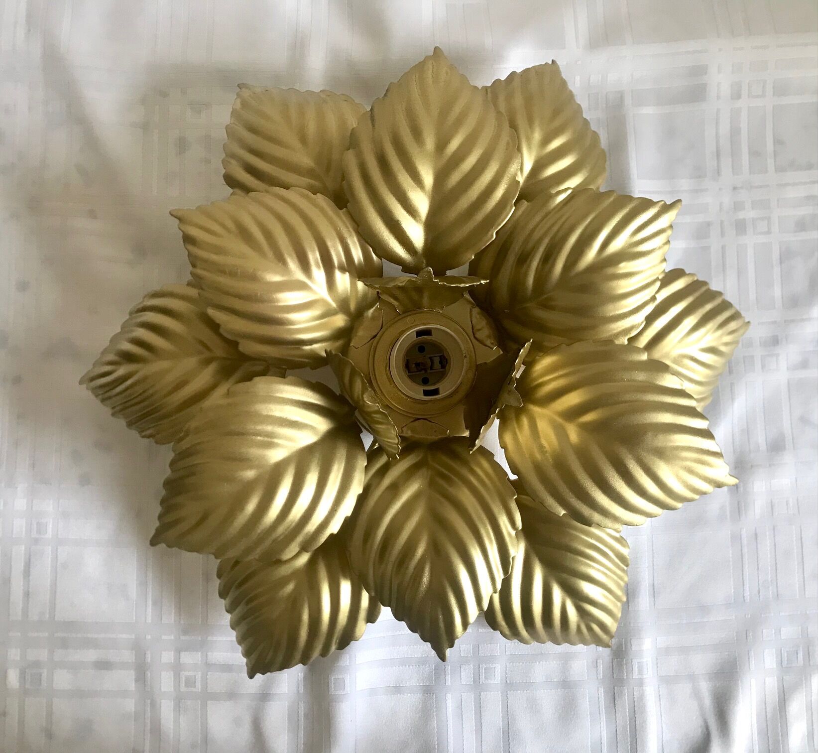 Wall lamp or ceiling lamp golden flower
