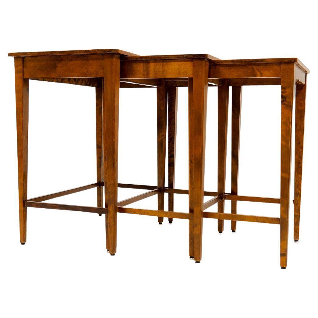 Tables gigognes Art déco en acajou et bouleau teinté, NK Suède, années 1940