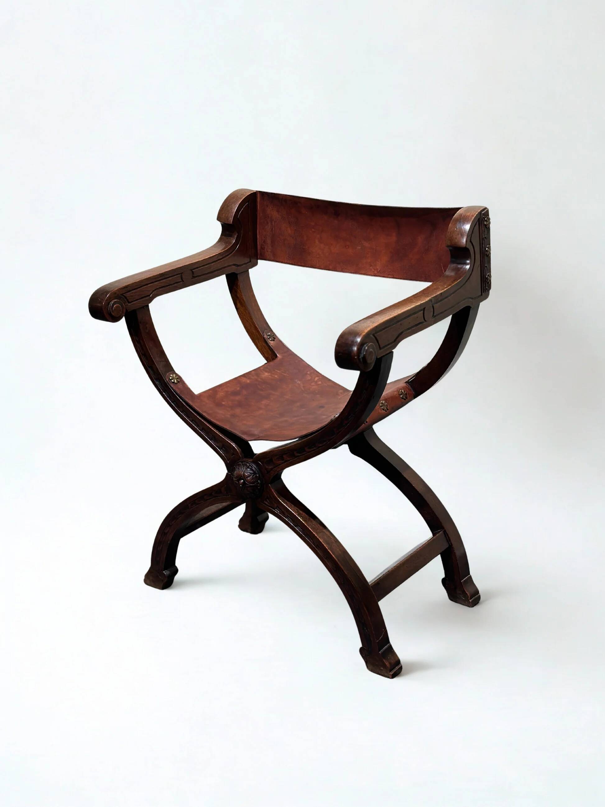 Chaise trône Savonarole française antique