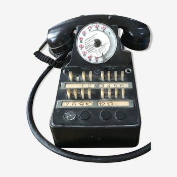 Téléphone vintage en bakélite noir année 1950