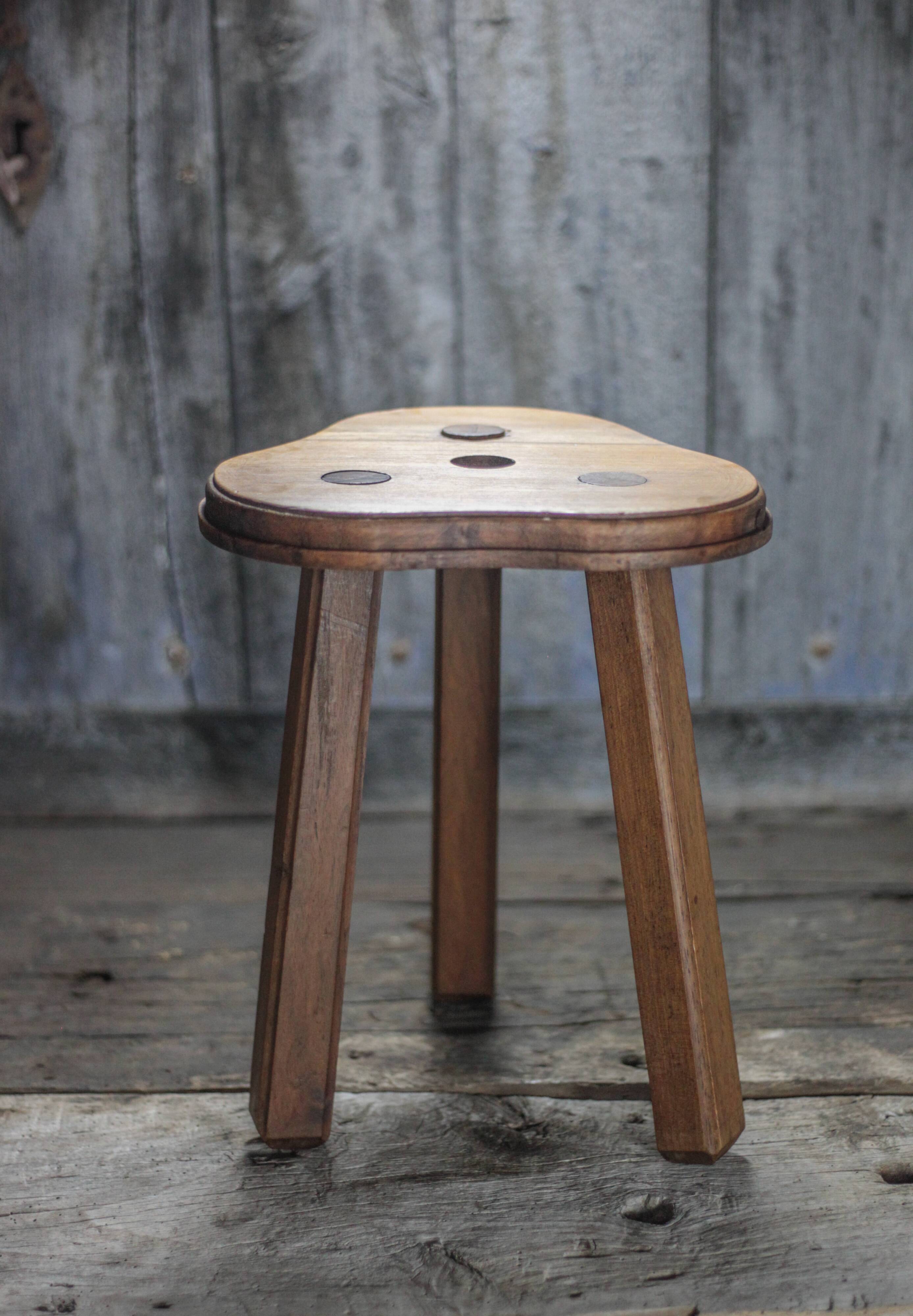 Tabouret vintage, tabouret bois, tabouret tripode , tabouret trilobé, porte