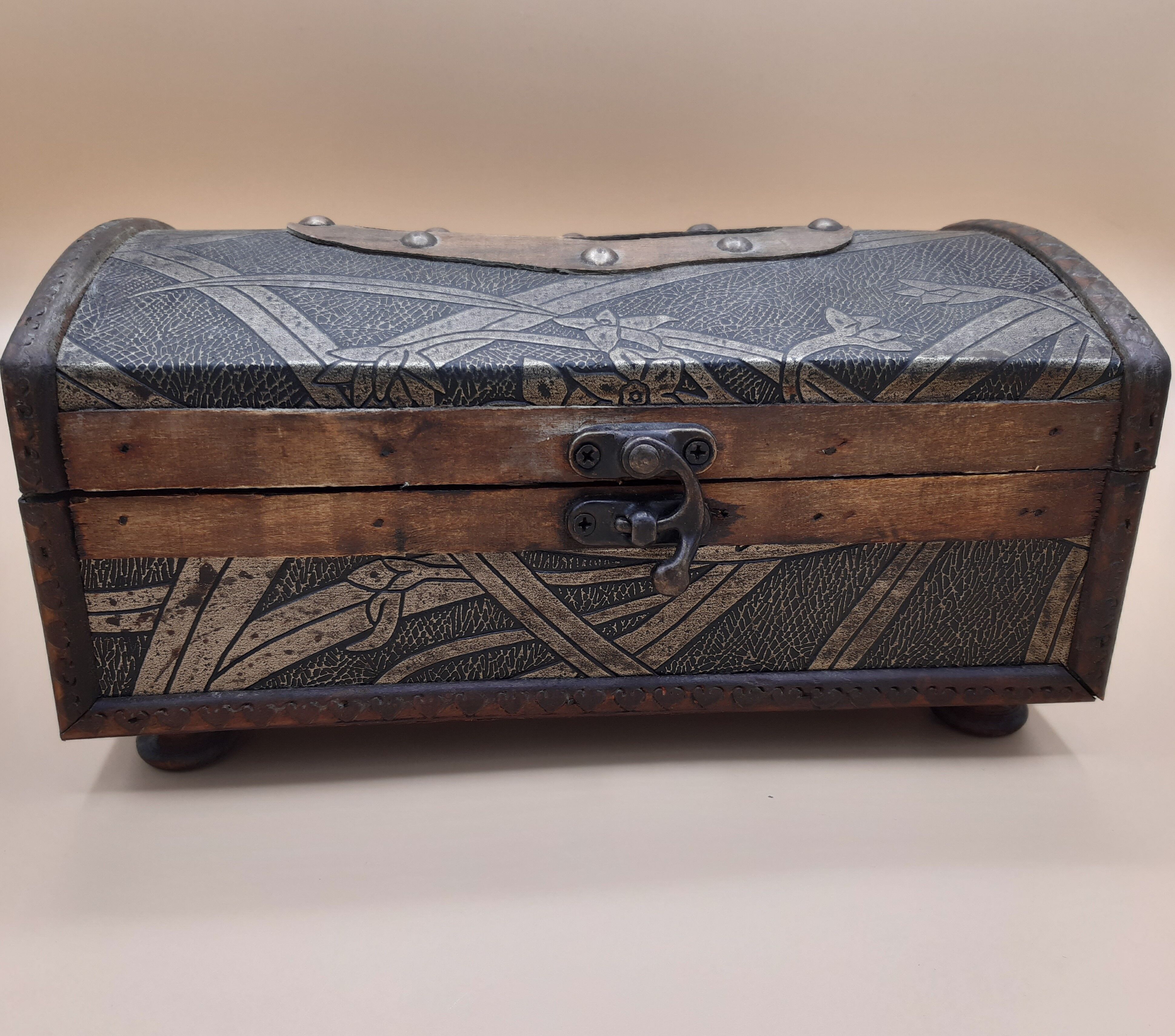 Boîte à mouchoir en bois