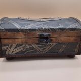 Wooden tissue box