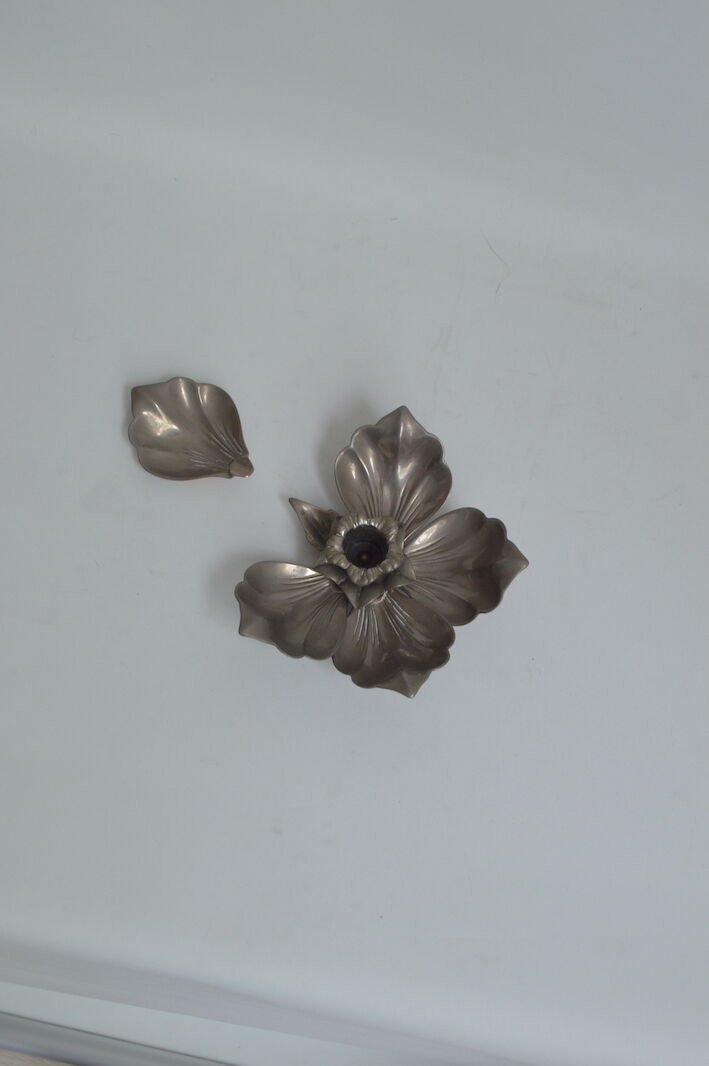 Vintage flower ashtray