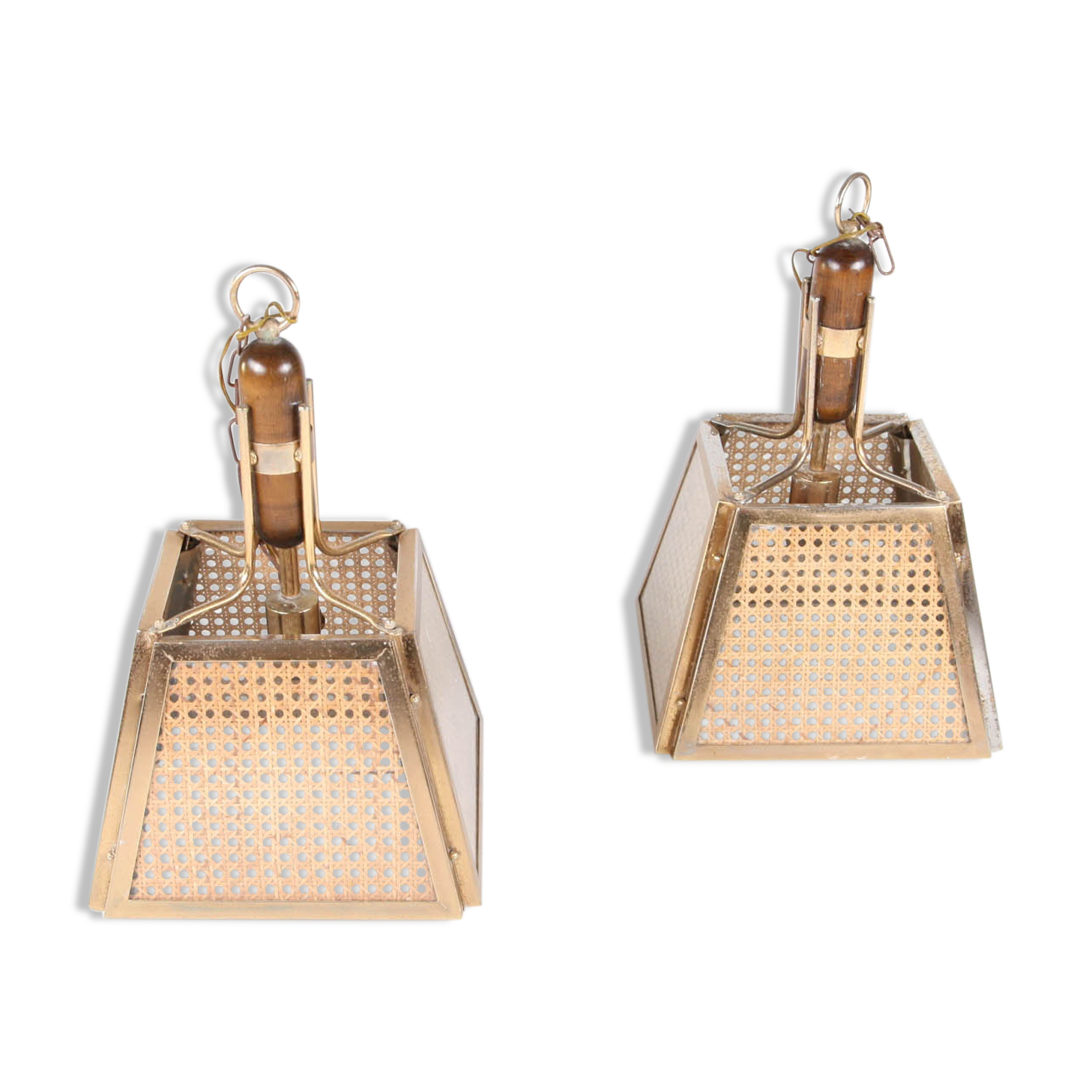 Pair of vintage suspensions in wood, brass and cannage under altuglass