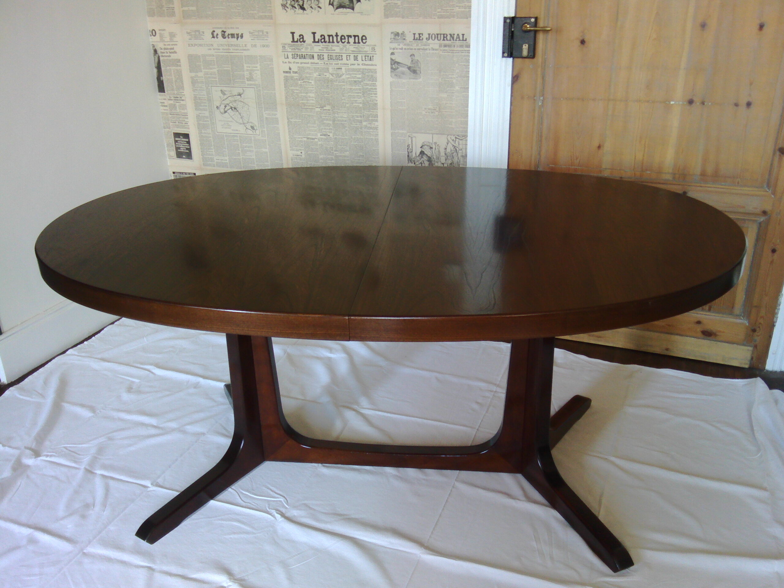 Vintage oval dining table with extensions for Baumann - 1960