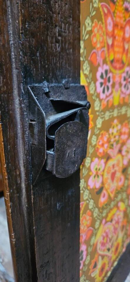 Old oak buffet – Regional style / Louis XV - XVII period