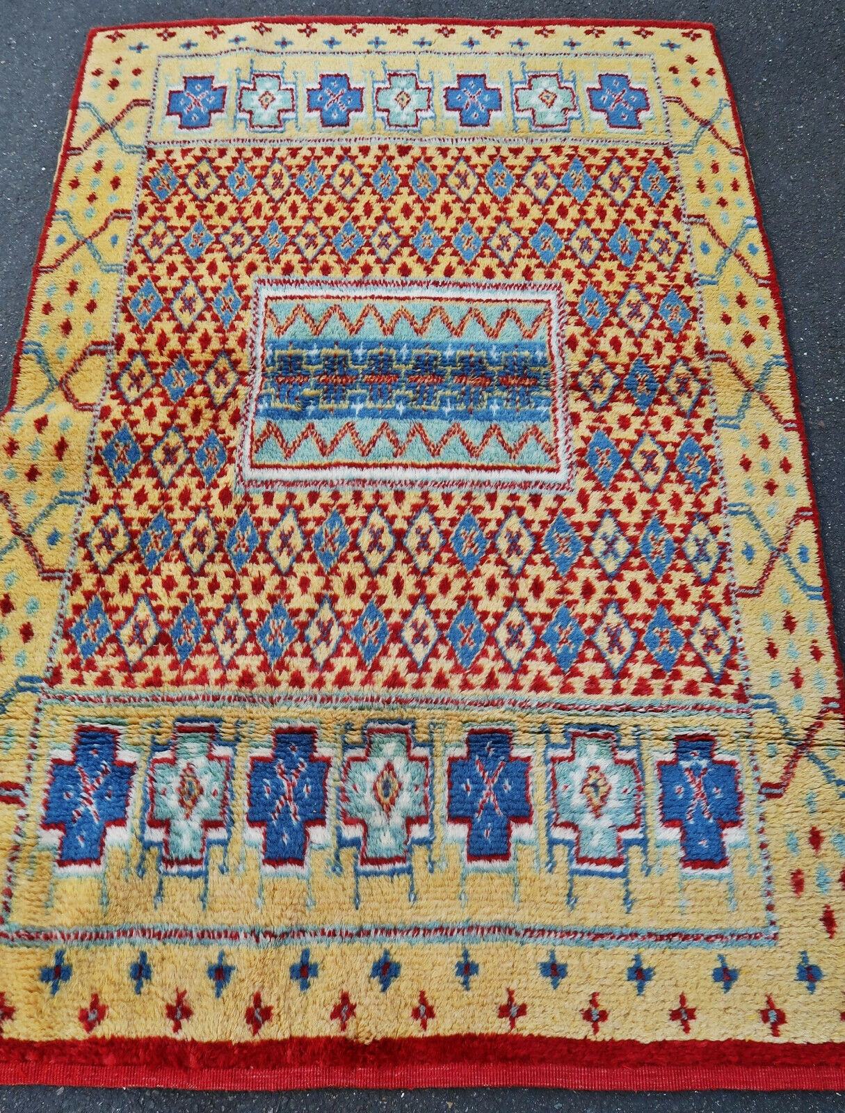 Lot of five small French rugs, domestic work.  Origin : France Period : around 1960 Size : 48 x 37,