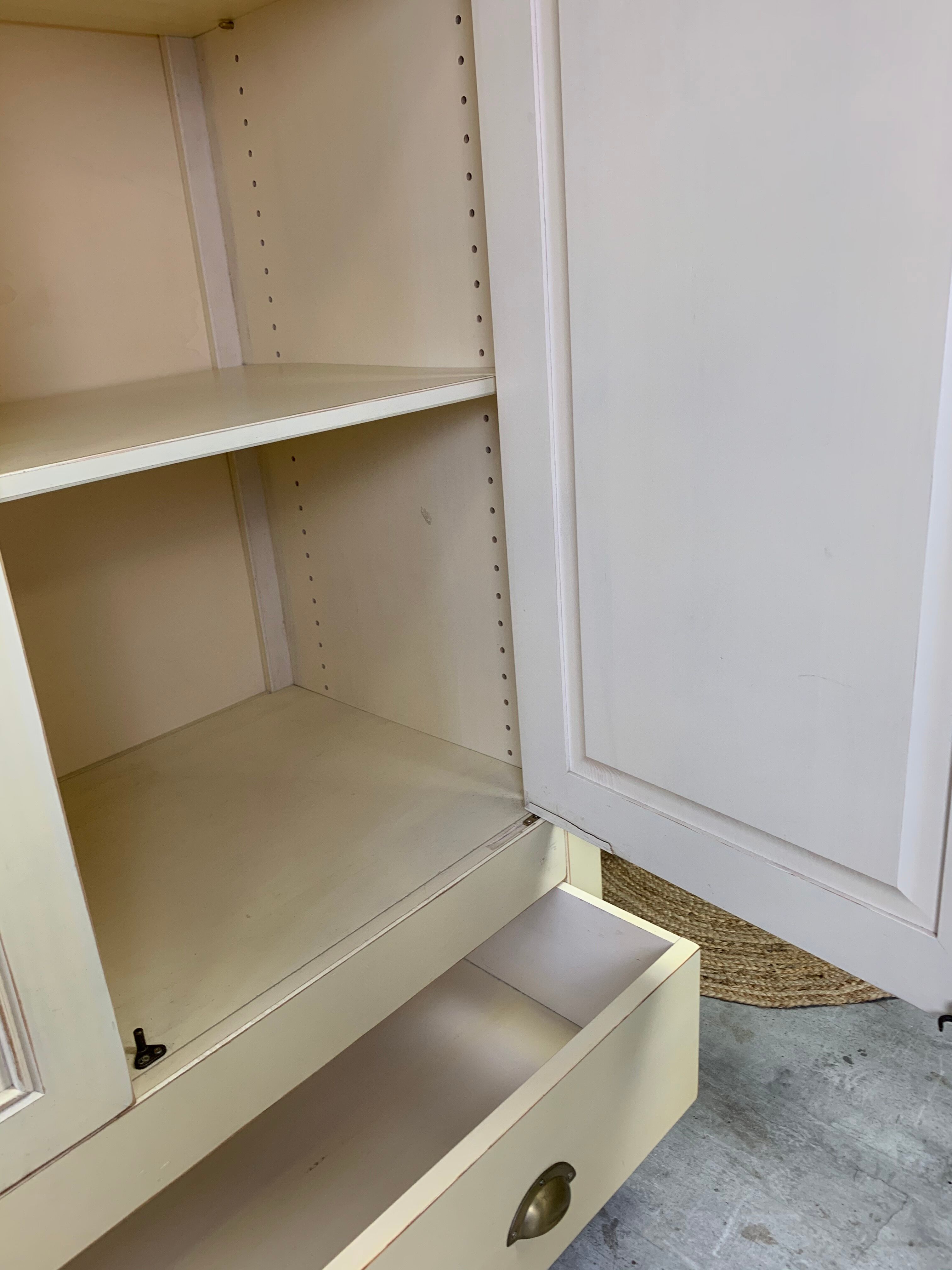 2-door cabinet