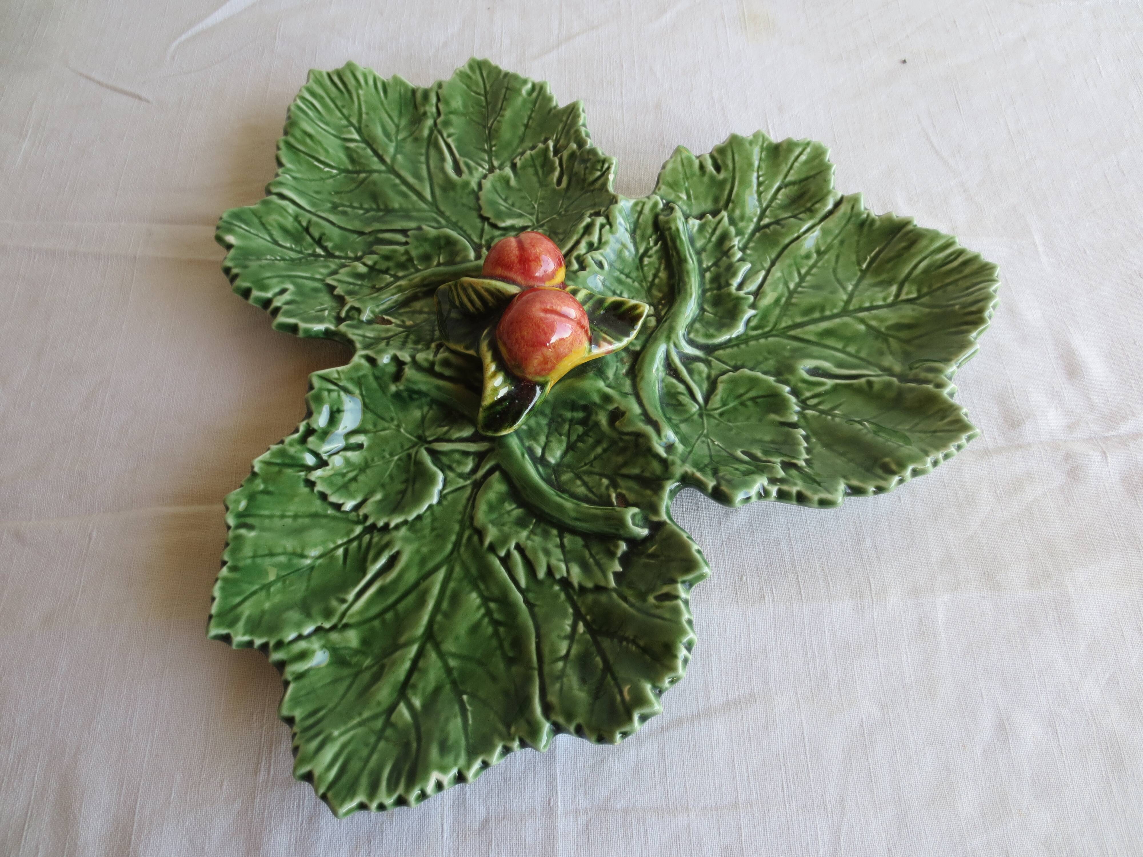 Presentation dish in green slipware
