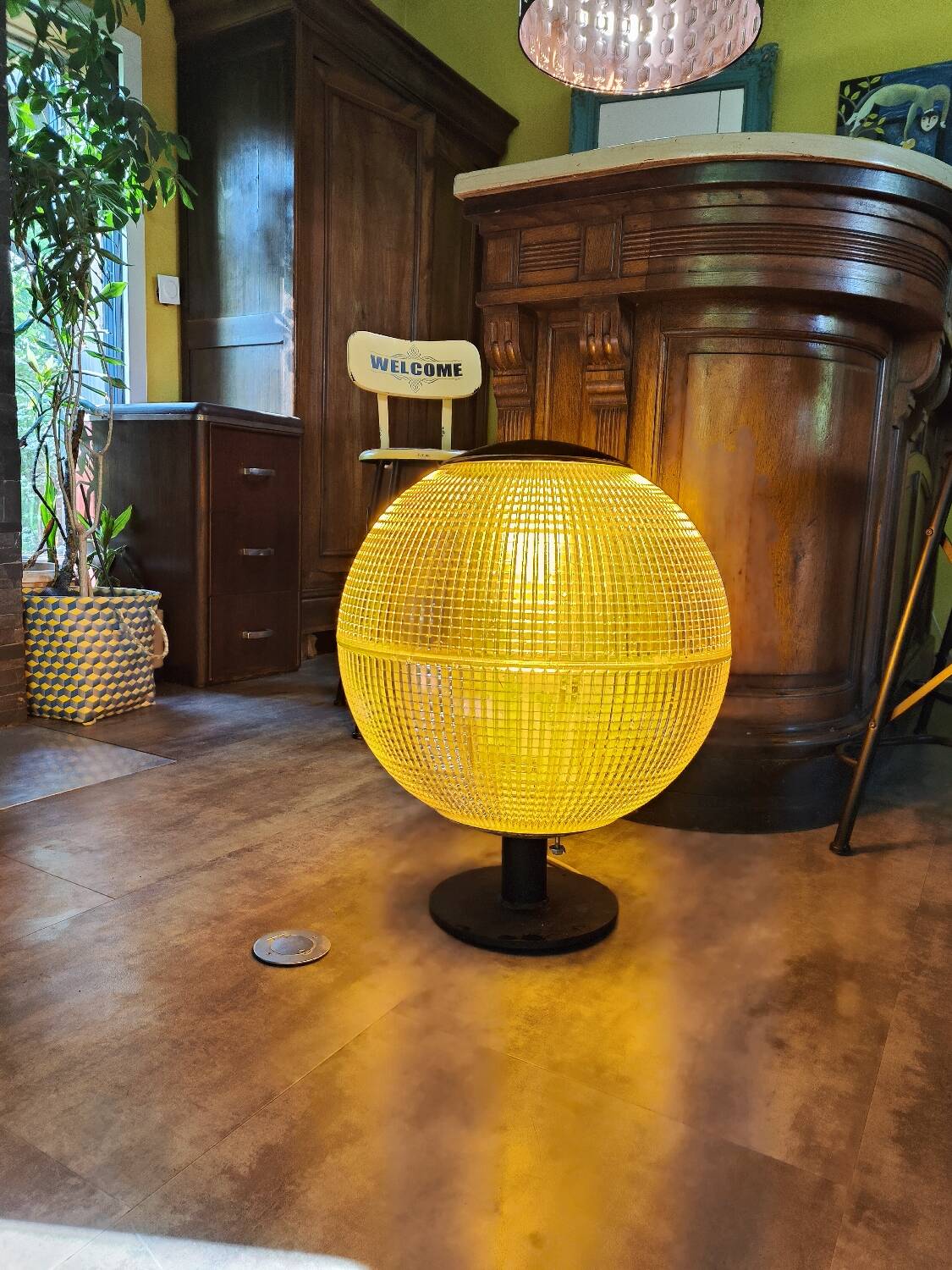 Holophane lamp 1960