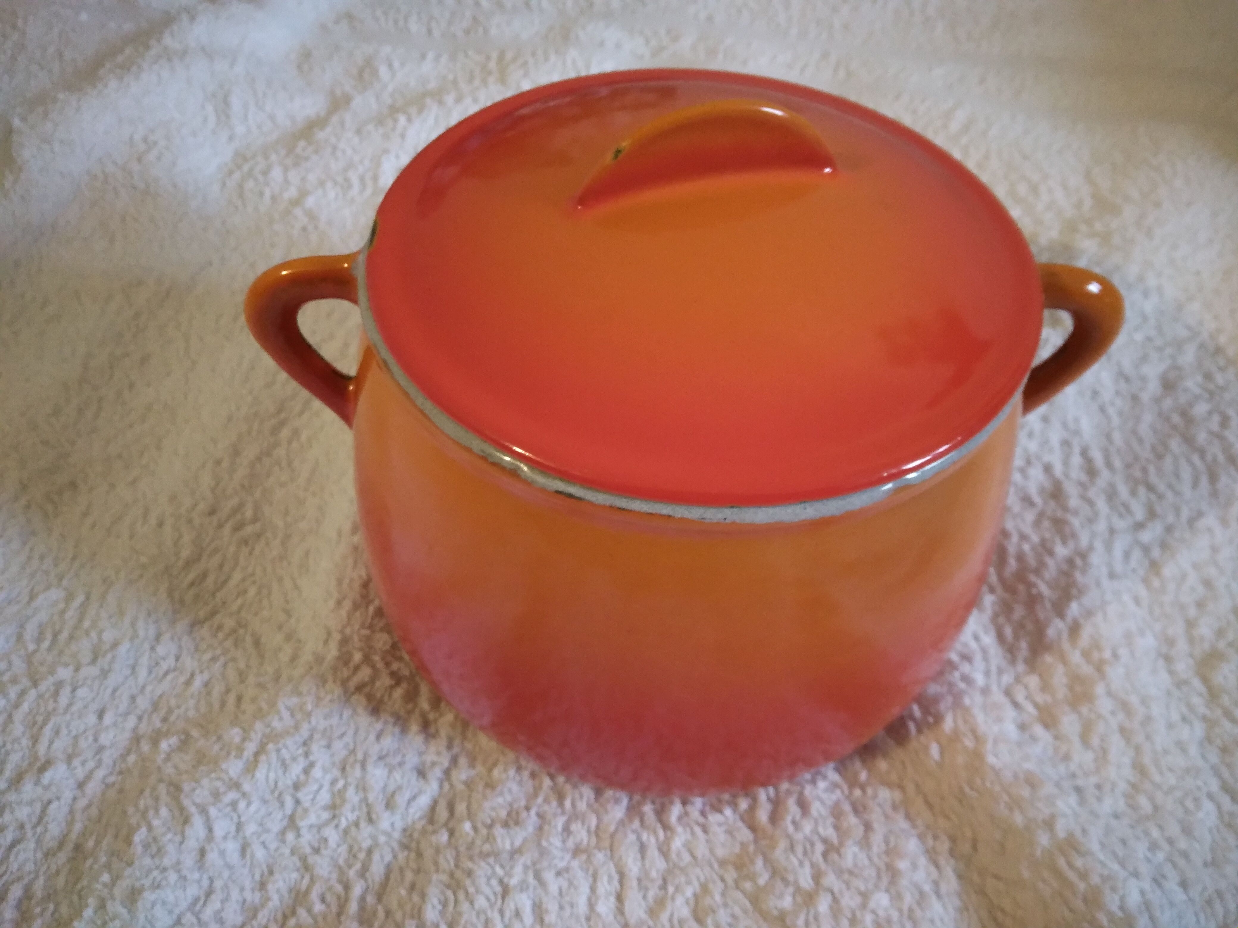 Vintage cast iron casserole Le Creuset