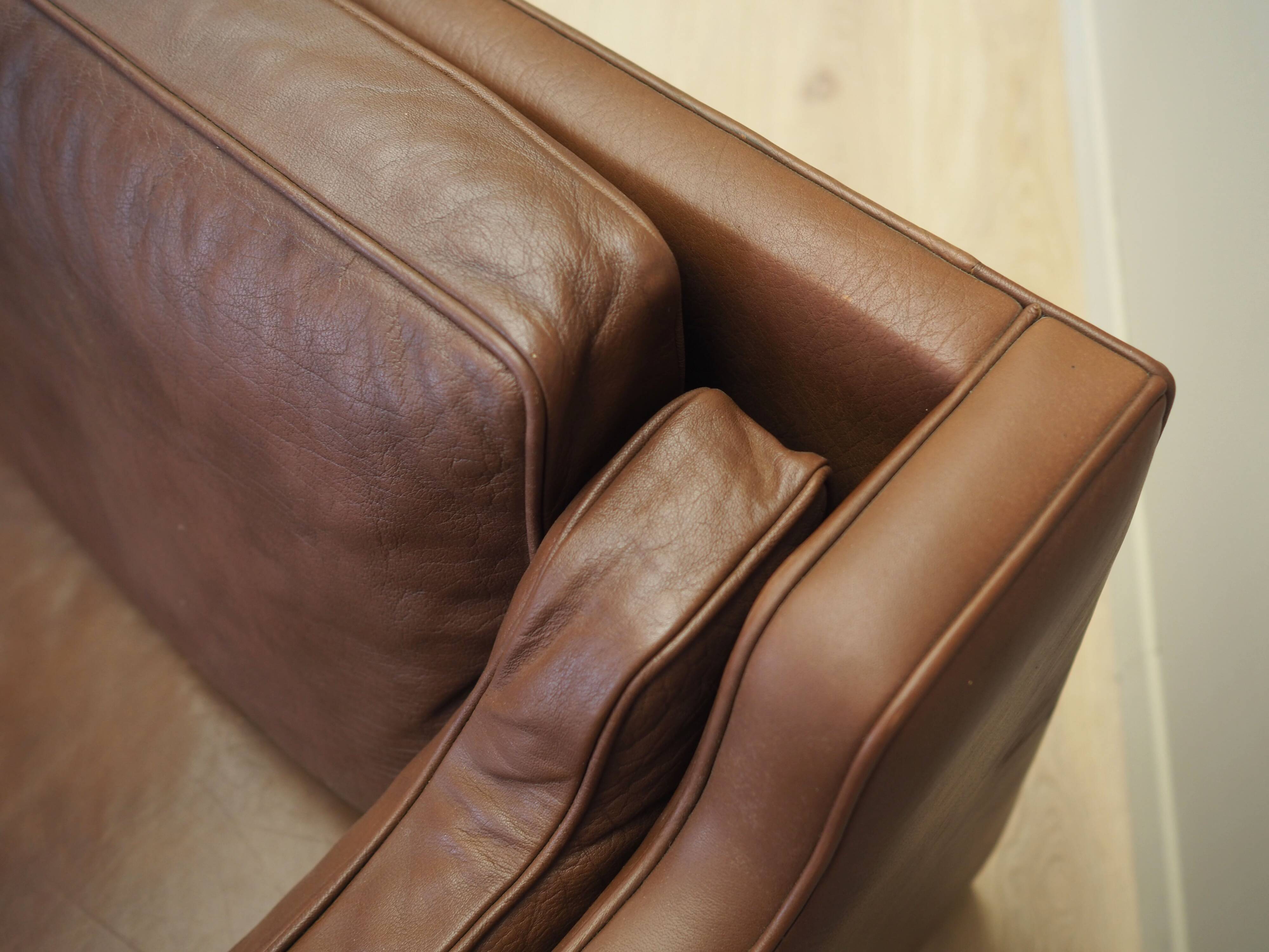 Canapé en cuir marron, design danois, années 1970, production : Danemark