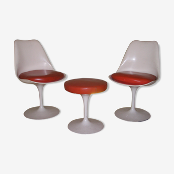 Tulip tabouret et chaises par Eero Saarinen