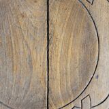 Lot de deux chaises en bois sculpté