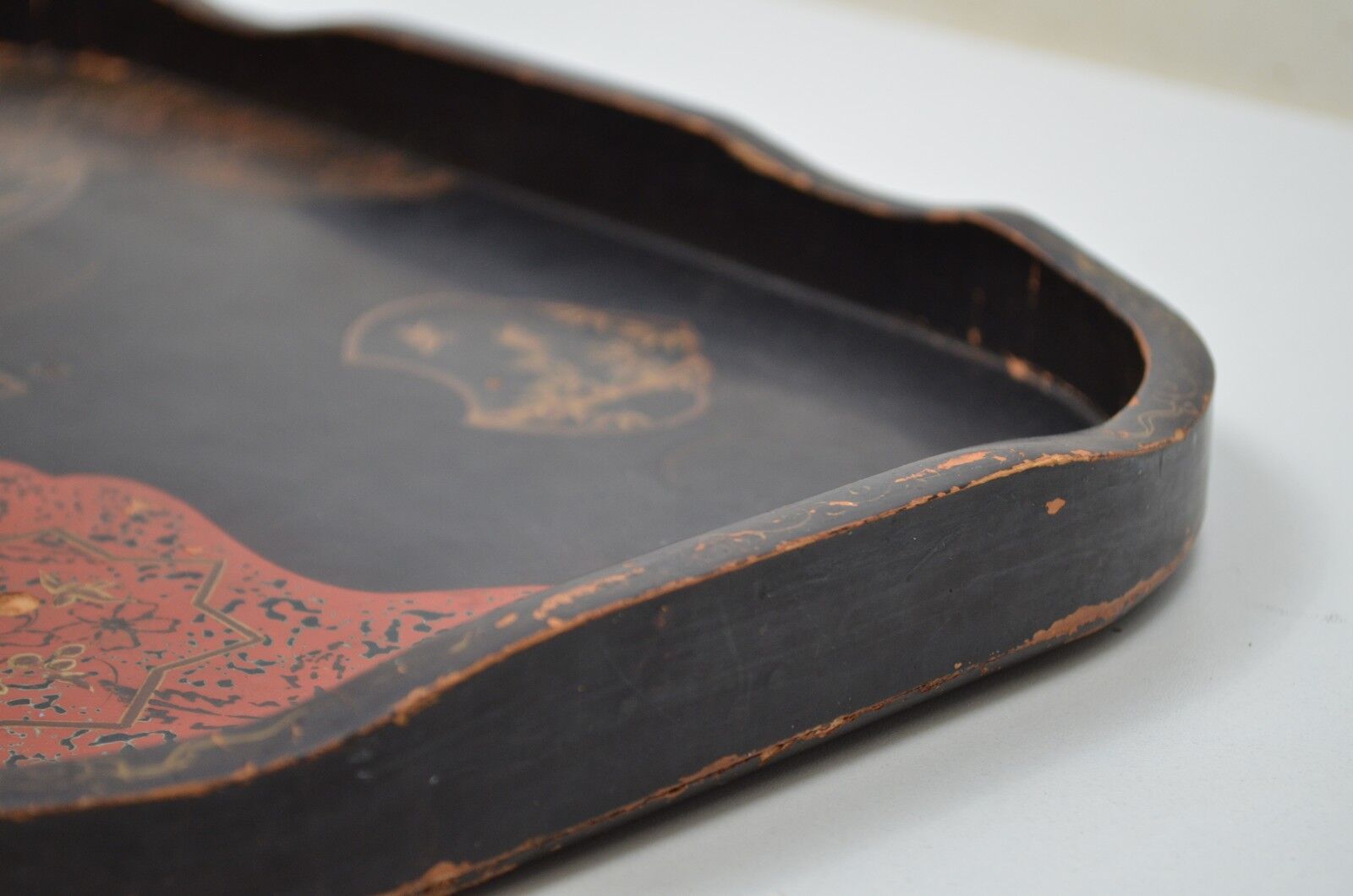 Japan - Antique lacquered wooden top
