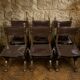 Suite de six chaises de style Renaissance en chêne et cuir