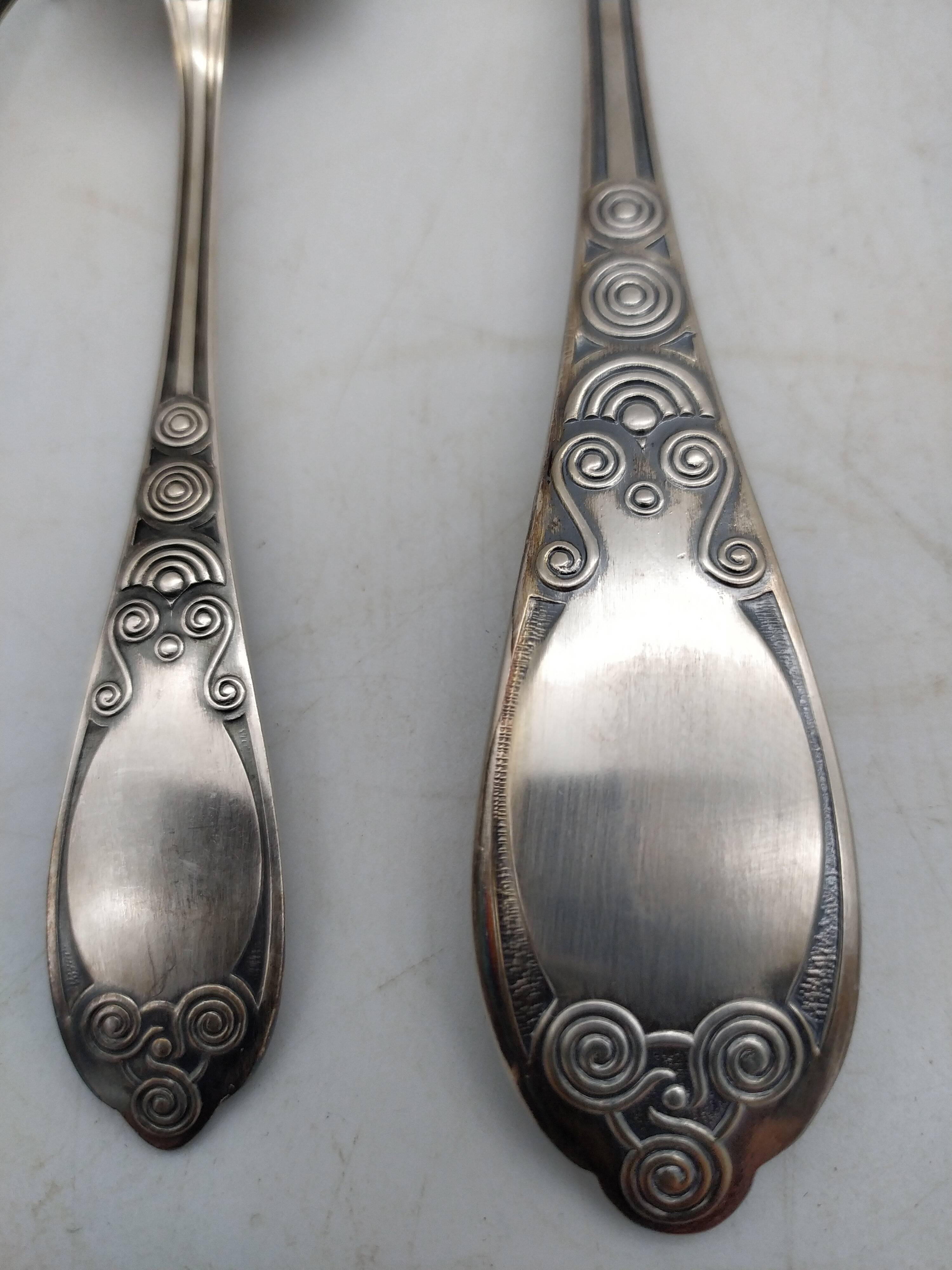 Bigouden decor cutlery set. 38 pieces. Silver-plated metal.