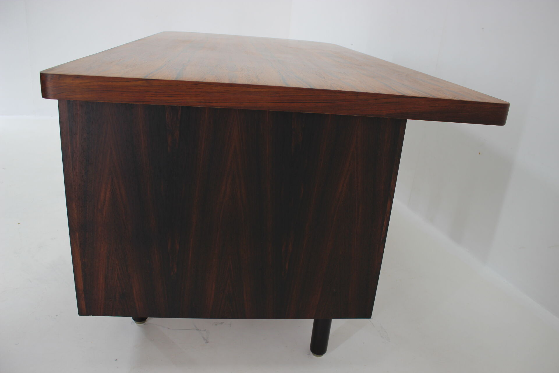 1960s Large exclusive free standing palisander desk