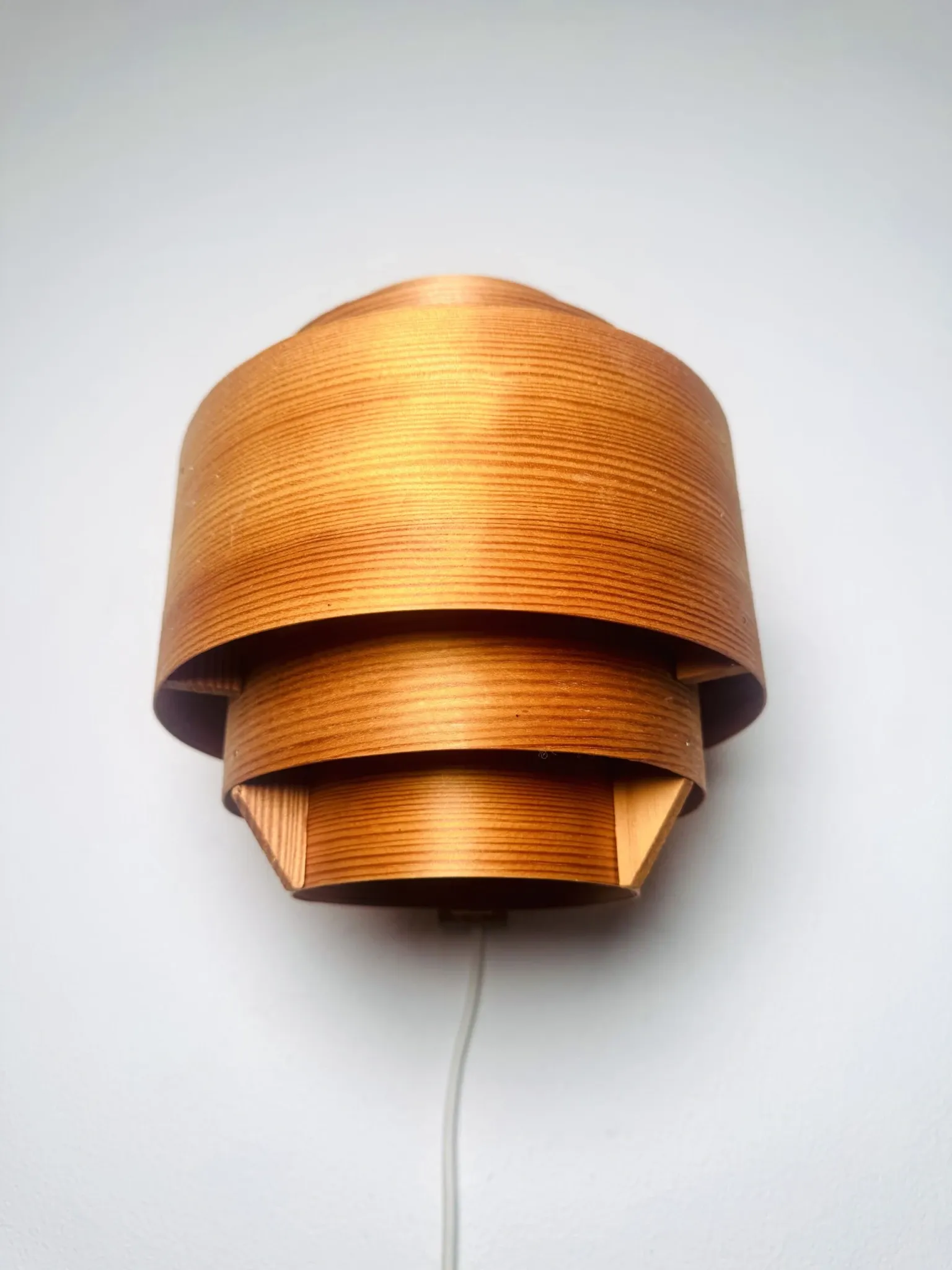 Pine Veneer Curved Wall Lamp By Hans-Agne Jakobsson For Ab Ellysett, Sweden, 1960S