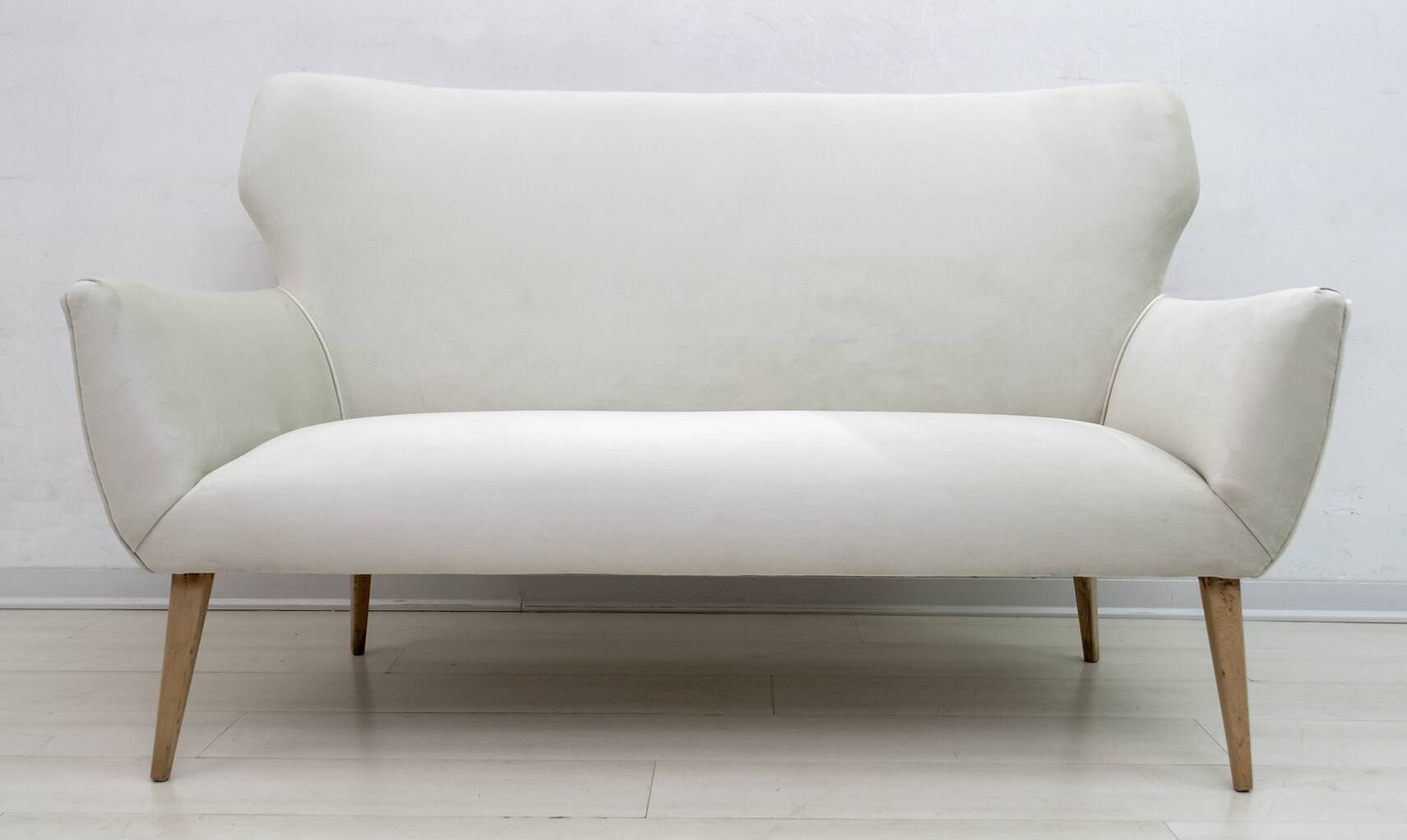 After Gio Ponti Mid-Century Modern Italian Velvet Small Sofa, 1950s