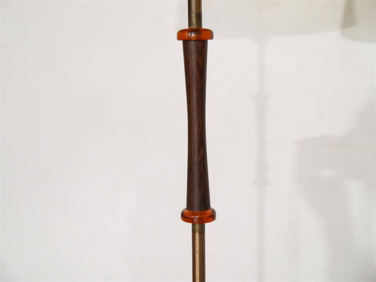 Lampadaire danois en verre, laiton et palissandre 1960