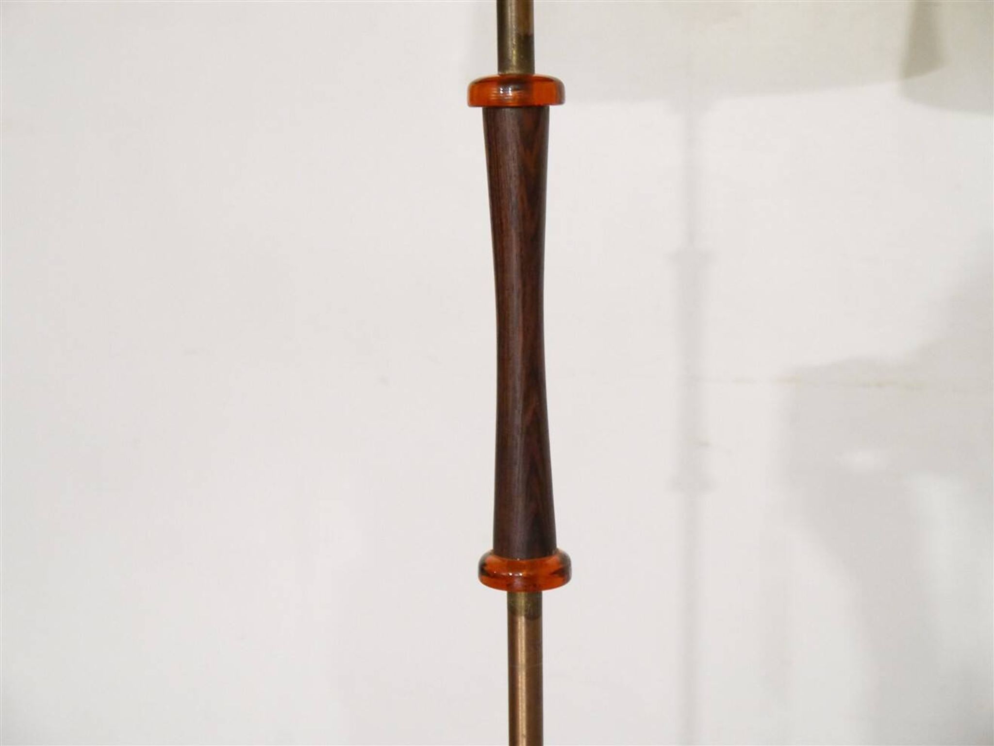 Lampadaire danois en verre, laiton et palissandre 1960