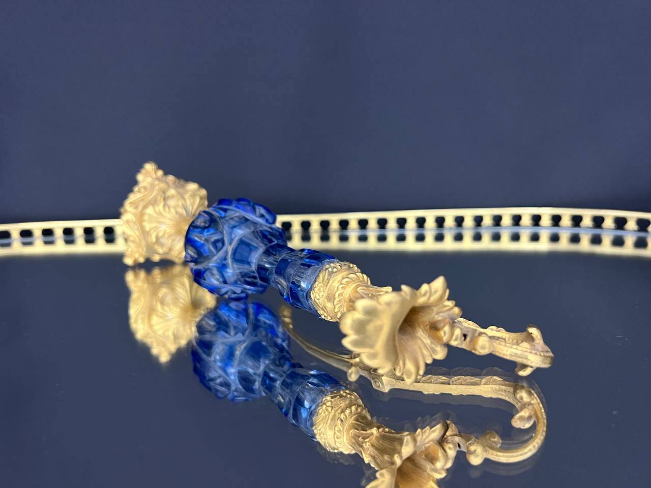 Cut blue crystal jug and gilded bronze, attributed to Baccarat.