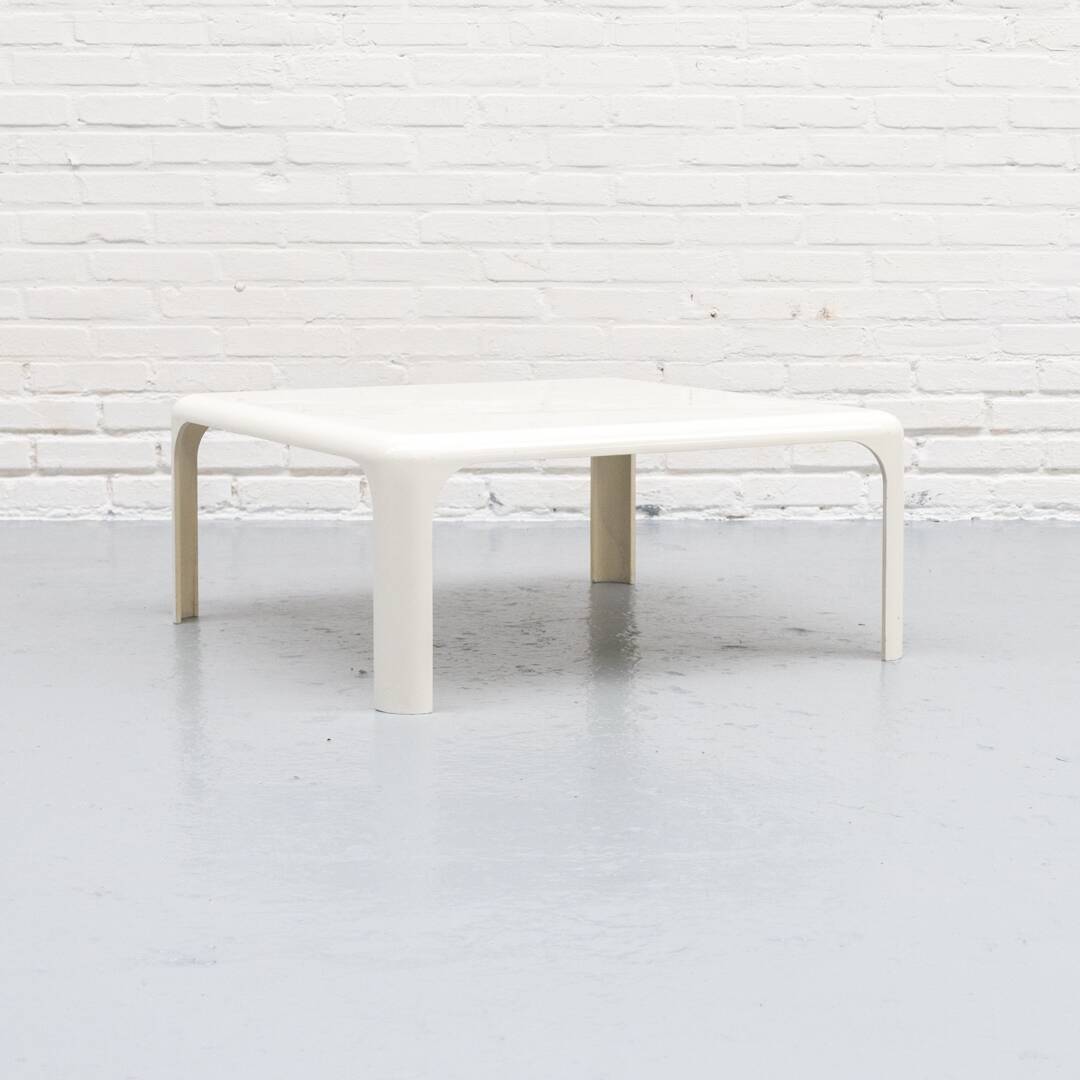 Demetrio 70 Coffee Table by Vico Magistretti for Artemide