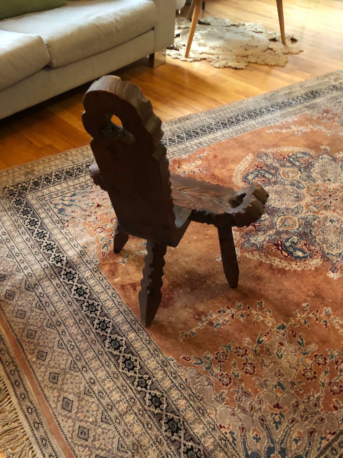 Ancienne chaise tripode de traite