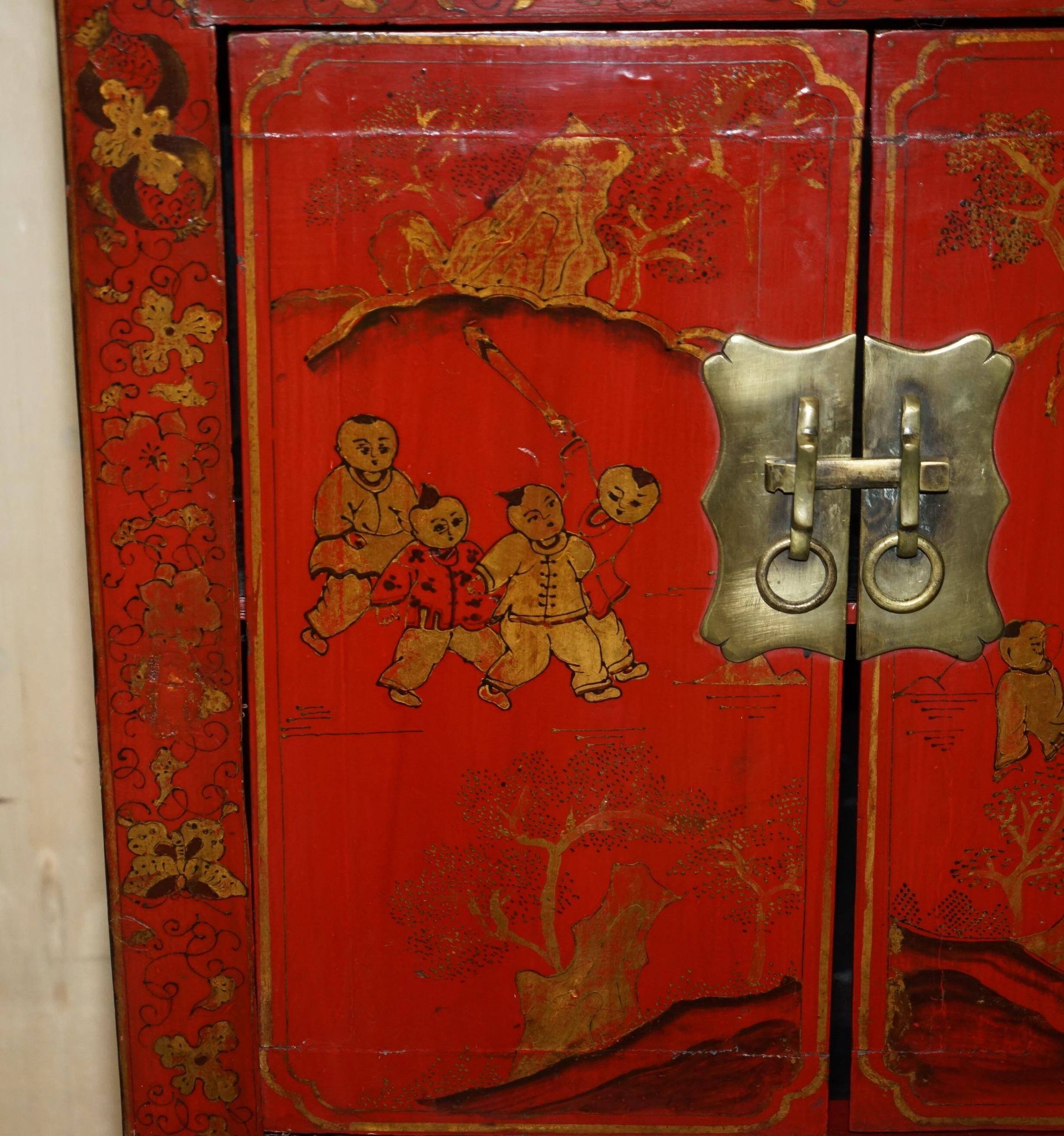 Armoirechinoise antique laquée à la main, grande armoire latérale