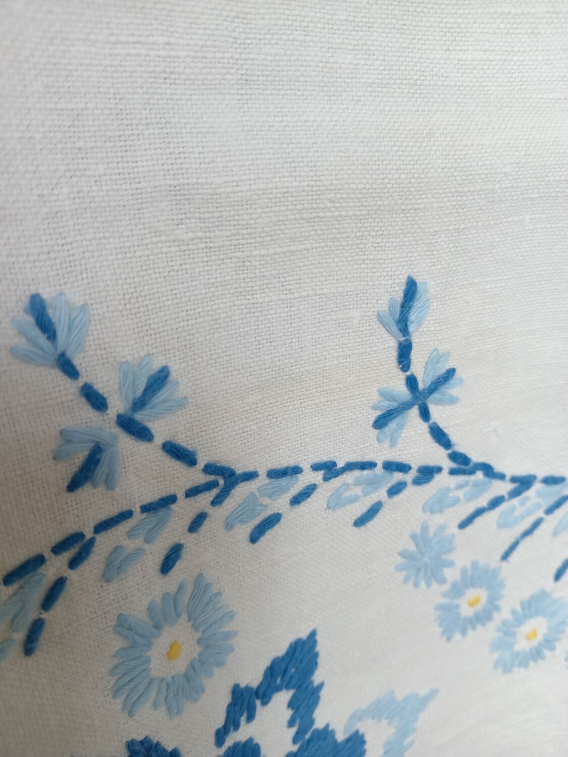 Tablecloth 110 x 110 & its 12 napkins