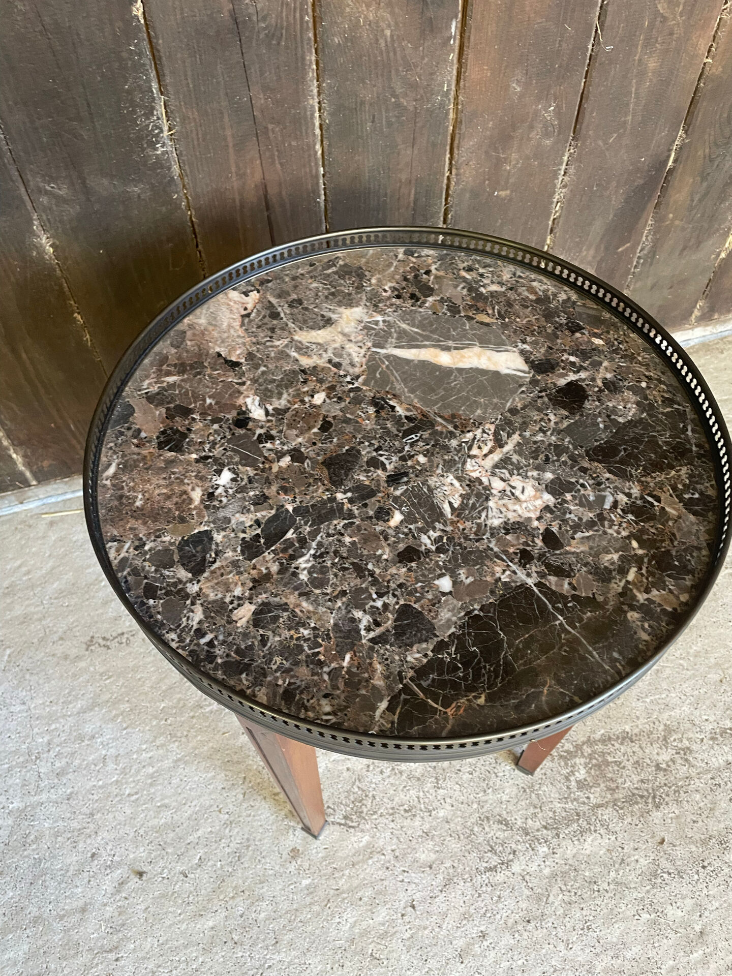 Table bouillotte
