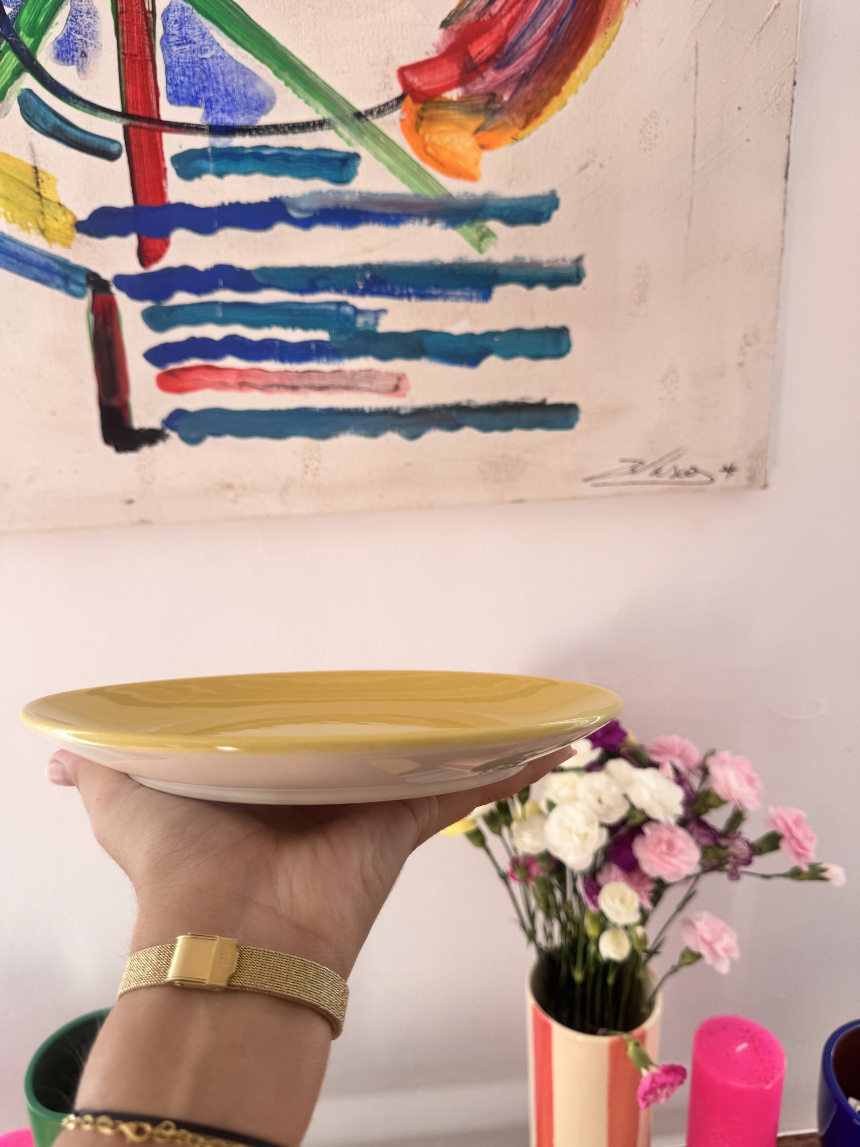 Set of 2 yellow dessert plates