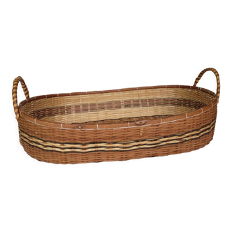 Oval basket with handles