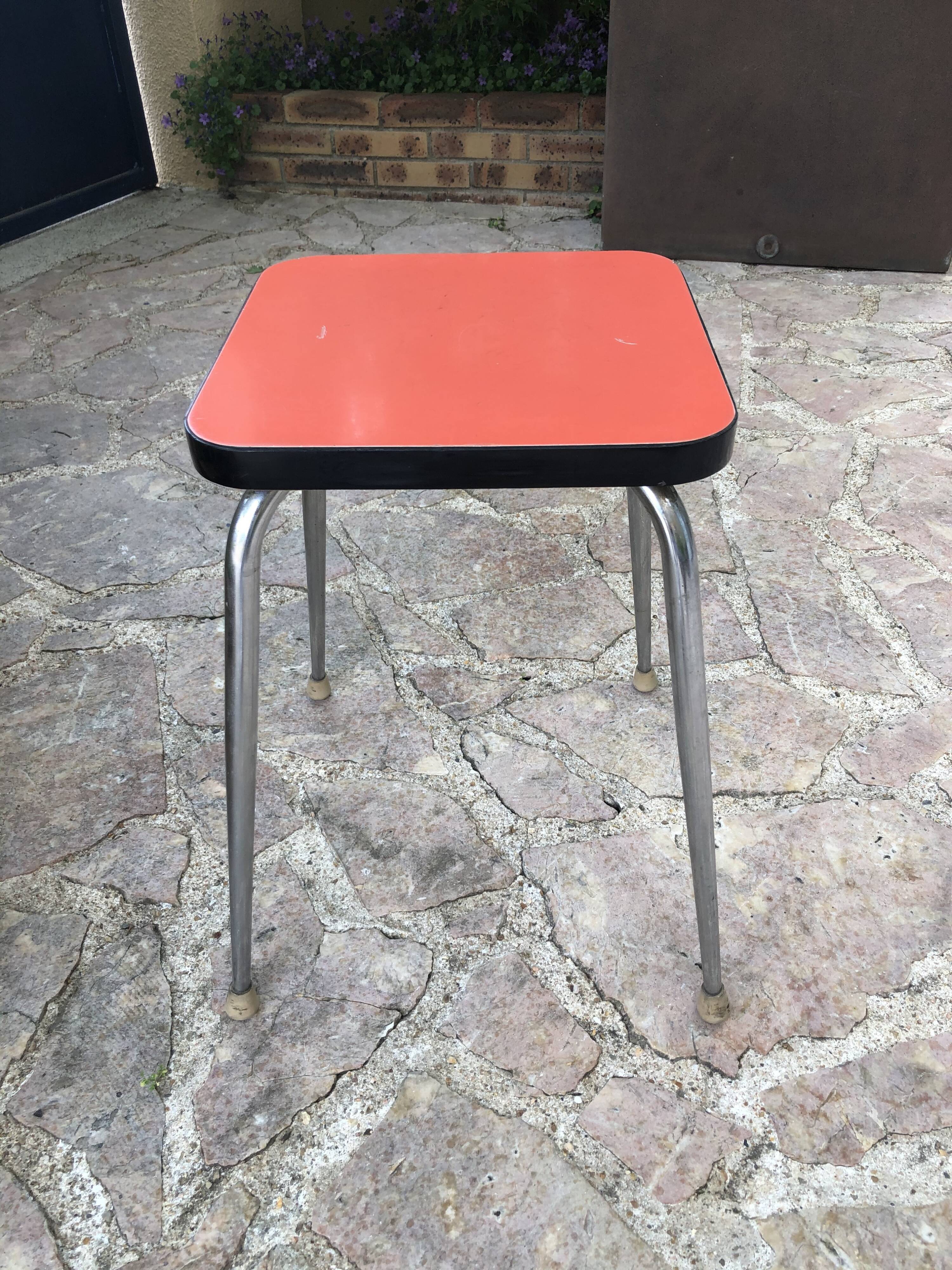 Tabouret vintage en formica