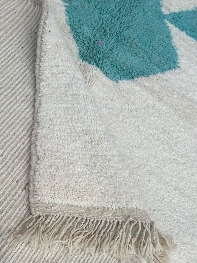 Handmade pure wool rug, size 200 x 300 cm