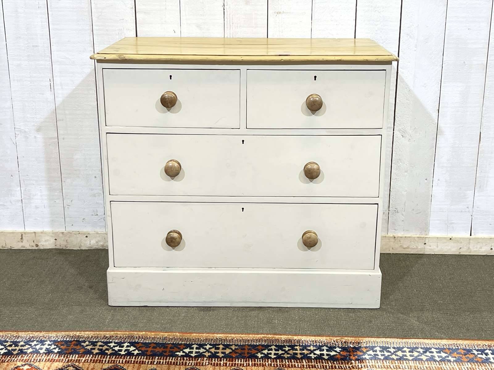 Commode anglaise fin XIXème en sapin