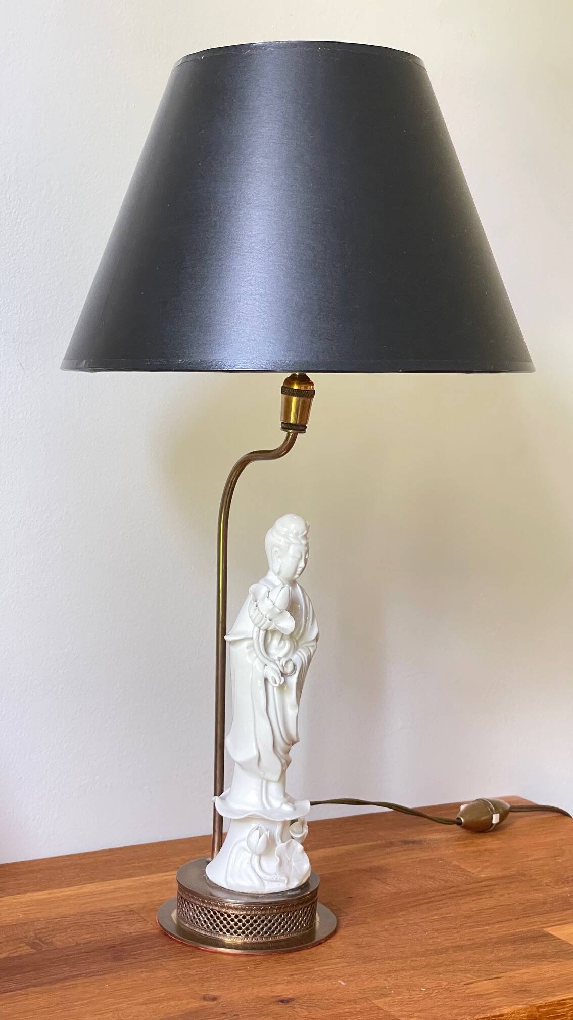 Early 20th Century Chinese Porcelain Lamp