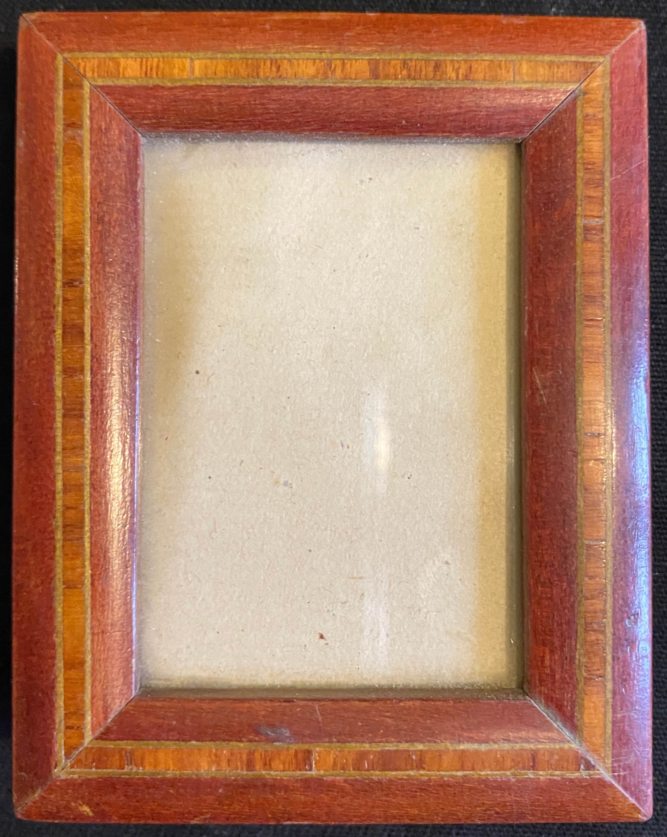 Set of 8 old frames