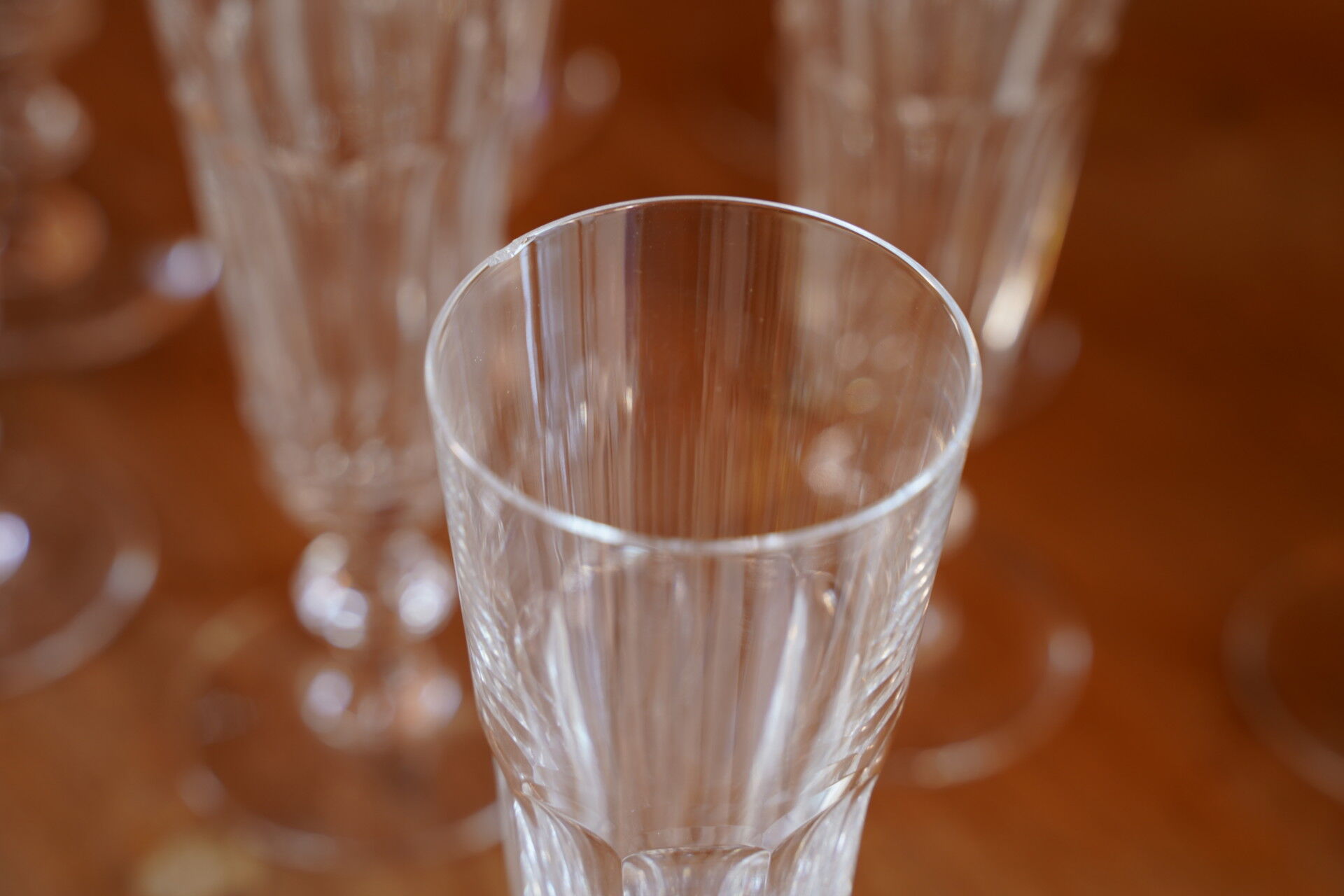 Ensemble de 11 flûtes cristal de Saint-Louis - Modèle Caton