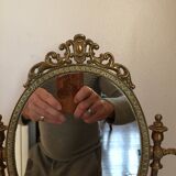 Oval mirror on stand 30x40cmg mirror