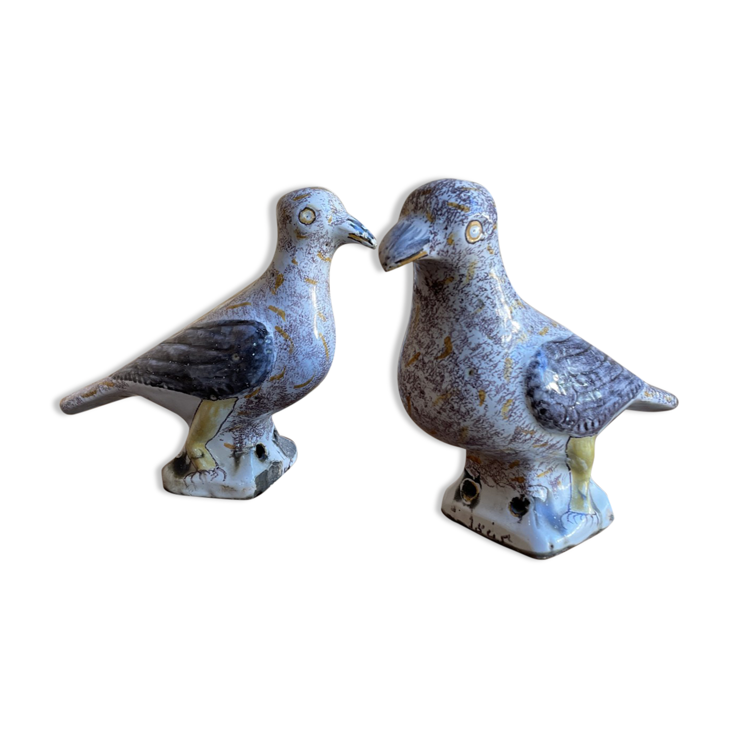 Pair of faience ridge pigeons, dating from 1835