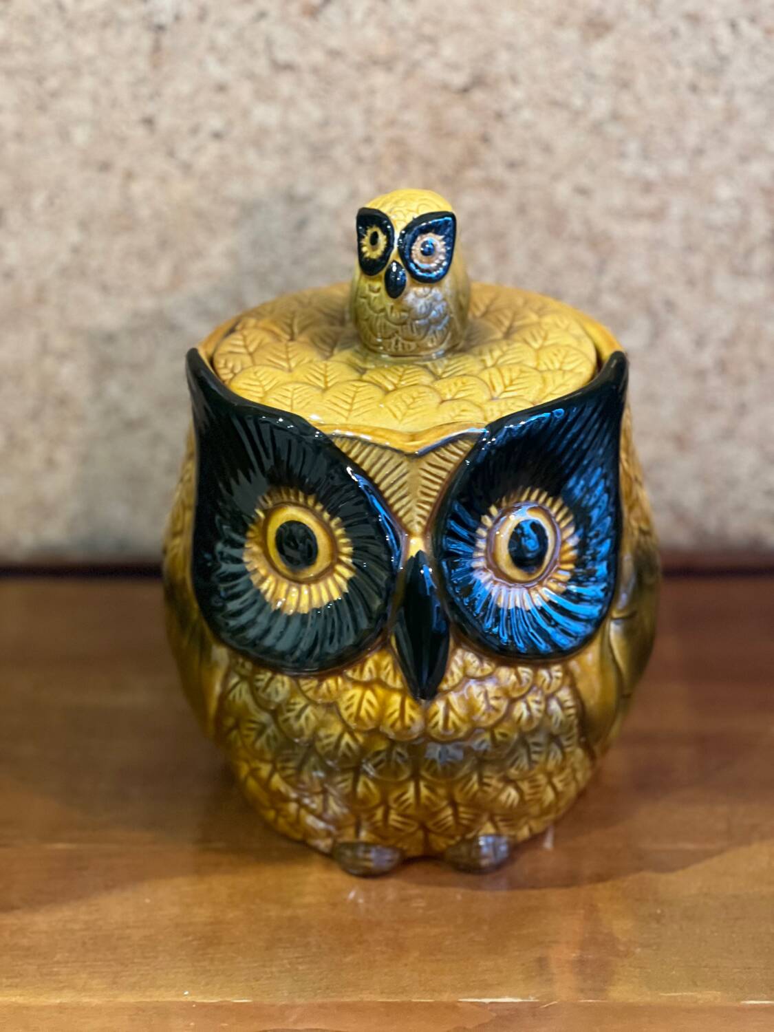 Owl 1970 / slipware box