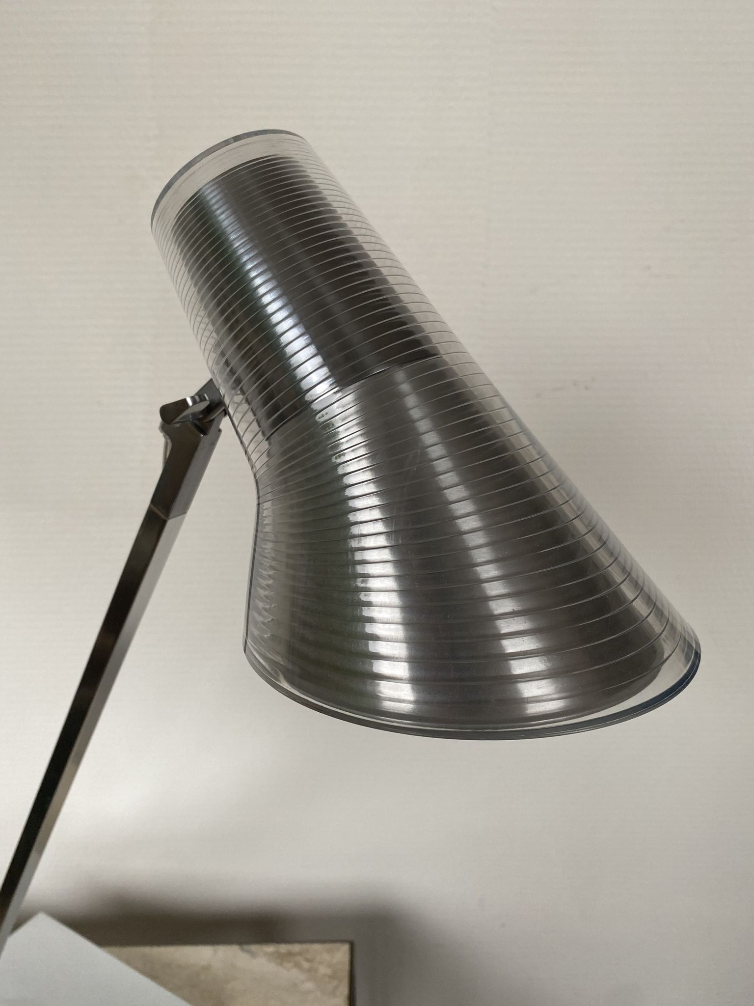 Space age kelvin t table lamp by Antonio Citterio for flos