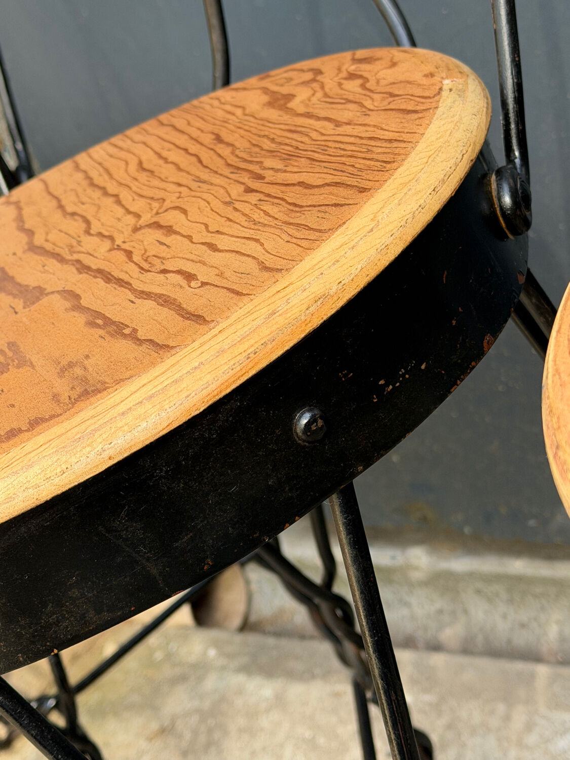 Set of 4 vintage wrought iron chairs from the 1940s.